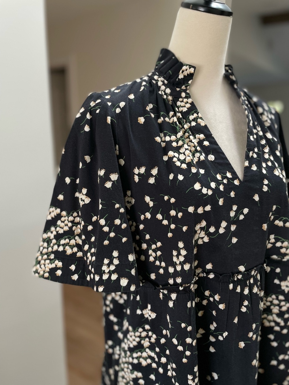 TUCKERNUCK Crawford Dress Size XL Soft Black & Cream Ruffled Floral